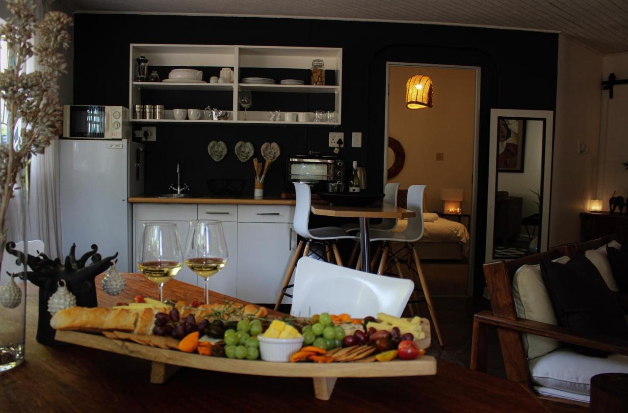 Alluring Self Catering 2 Bedroom Villa At Bokmakierie Villas Windhoek Exteriér fotografie